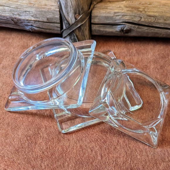 3 Vintage Glass Ashtrays - Picture 8 of 12